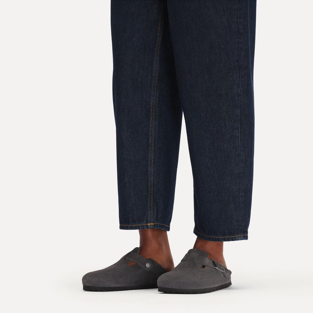 M Boston Dark Tea Suede 1030814