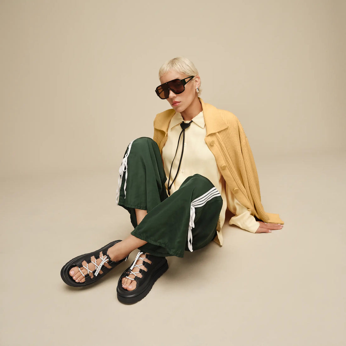 W Goldenglow Toggle Black 1179370-BLK