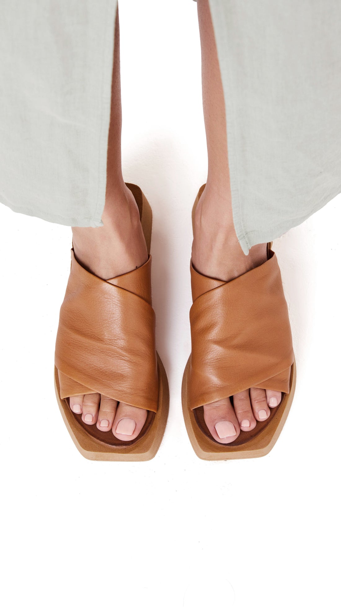 Aria Cognac Leather