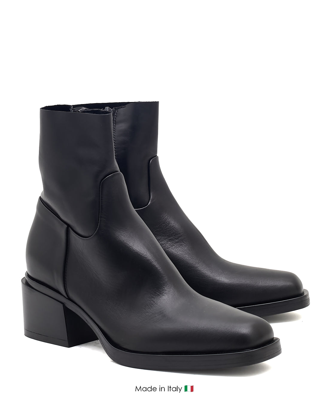 E4424 Black Boot Leather